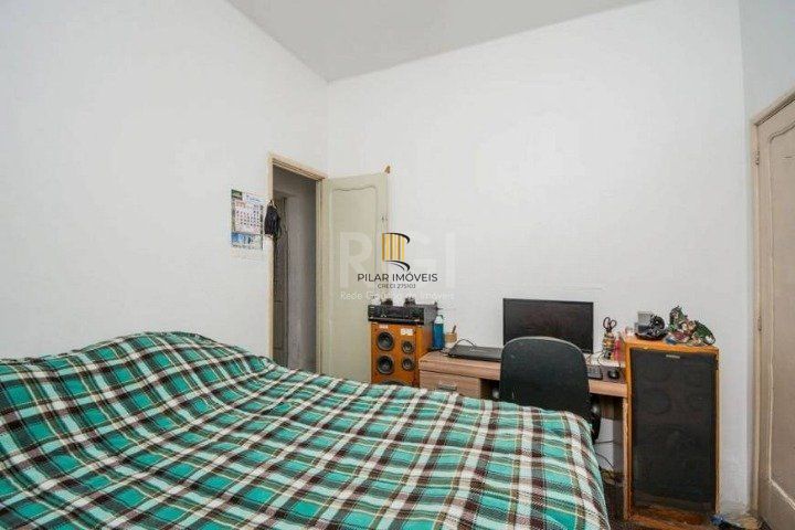 Casa para Venda - 290m², 3 dormitórios, 4 vagas - Santo Antonio