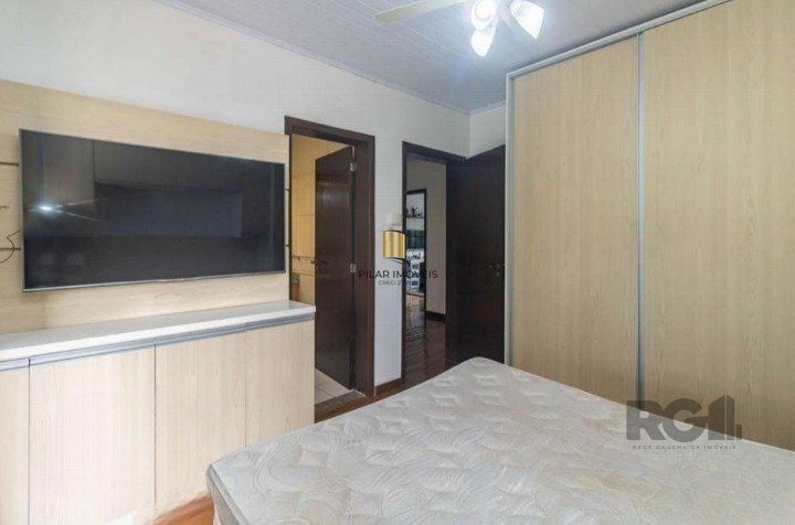 Casa 4 dormitórios no bairro Santo Antônio