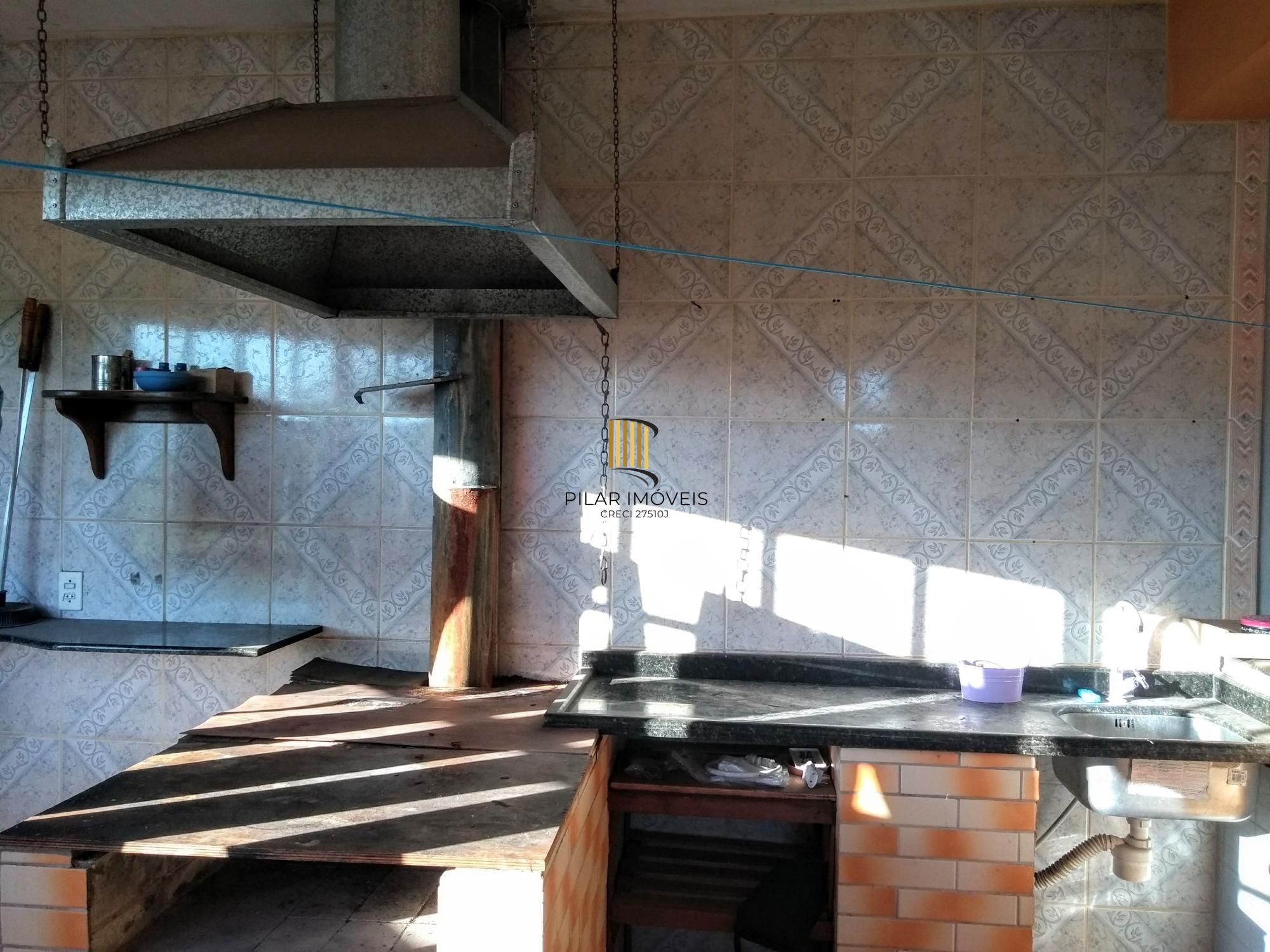 Predio para Venda - 291m², 3 dormitórios, sendo 2 suites, 1 vaga - Partenon