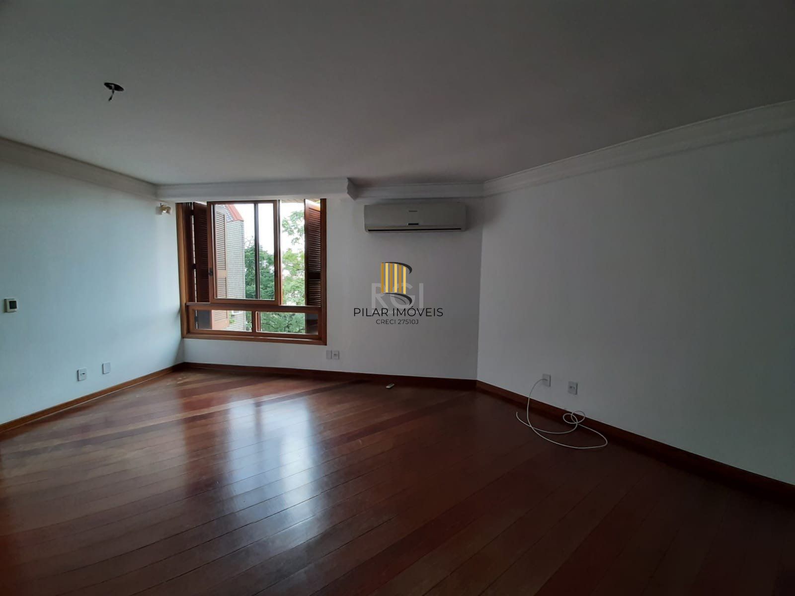 Apartamento para Venda - 181.63m², 3 dormitórios, sendo 1 suites, 2 vagas - Menino Deus
