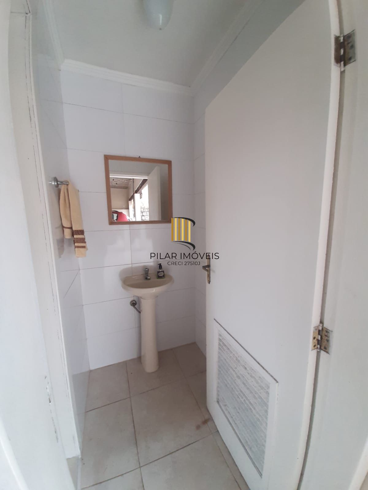 Casa 4 dormitórios no bairro Nonoai