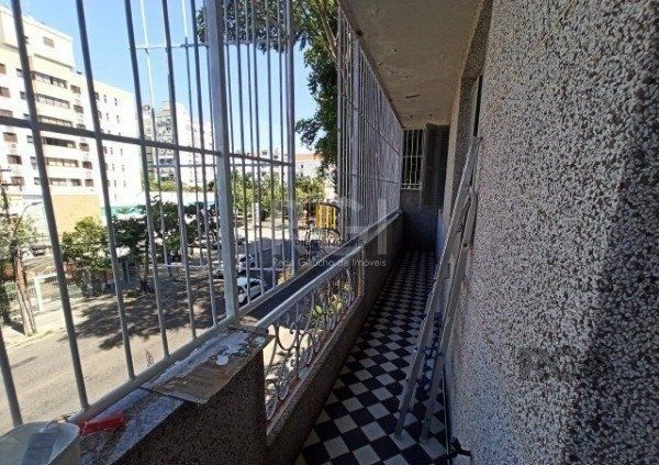 apartamento com três quartos no bairro Farroupilha