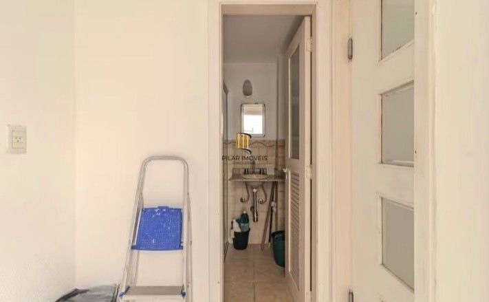 Apartamento térreo com 3 dormitórios no bairro Azenha!