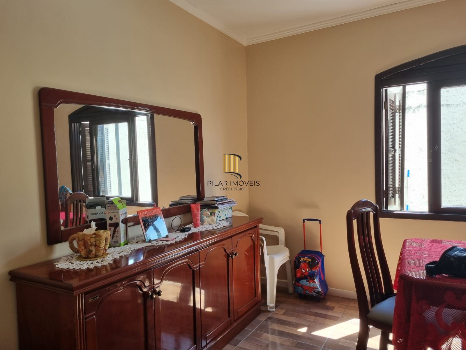 Casa 5 dormitórios no bairro Partenon