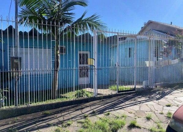 Casa de 2 dormitórios no bairro Santa Tereza