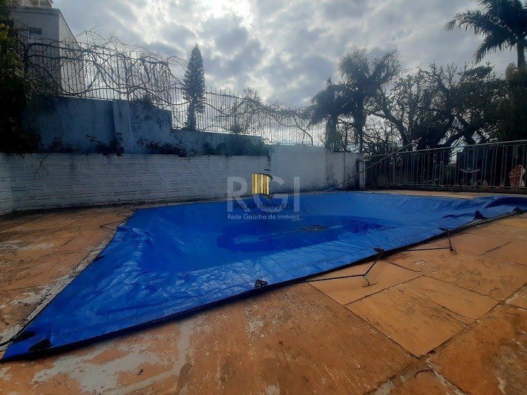 Casa para Venda - 243m², 3 dormitórios, 5 vagas - Medianeira