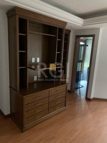 Apartamento para Venda - 181.63m², 3 dormitórios, sendo 1 suites, 2 vagas - Menino Deus