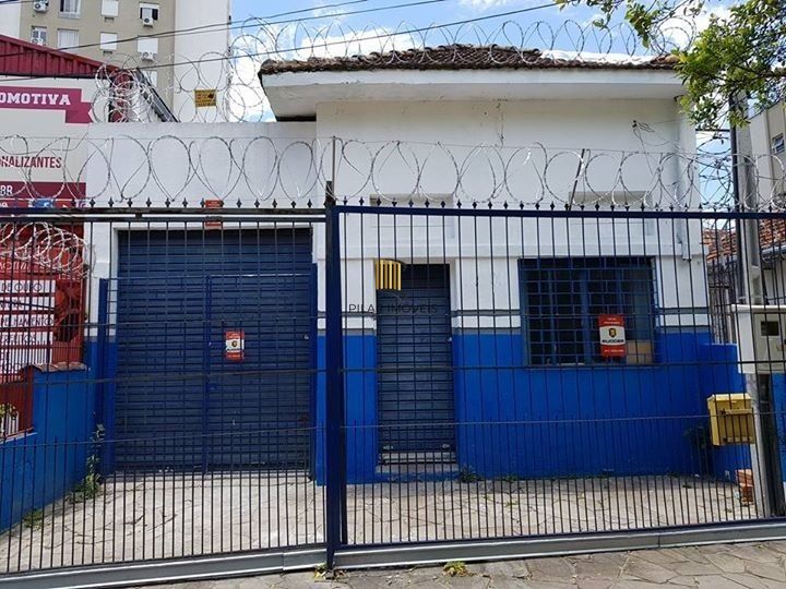 Casa para Venda - 181.5m², 2 dormitórios, 10 vagas - Partenon