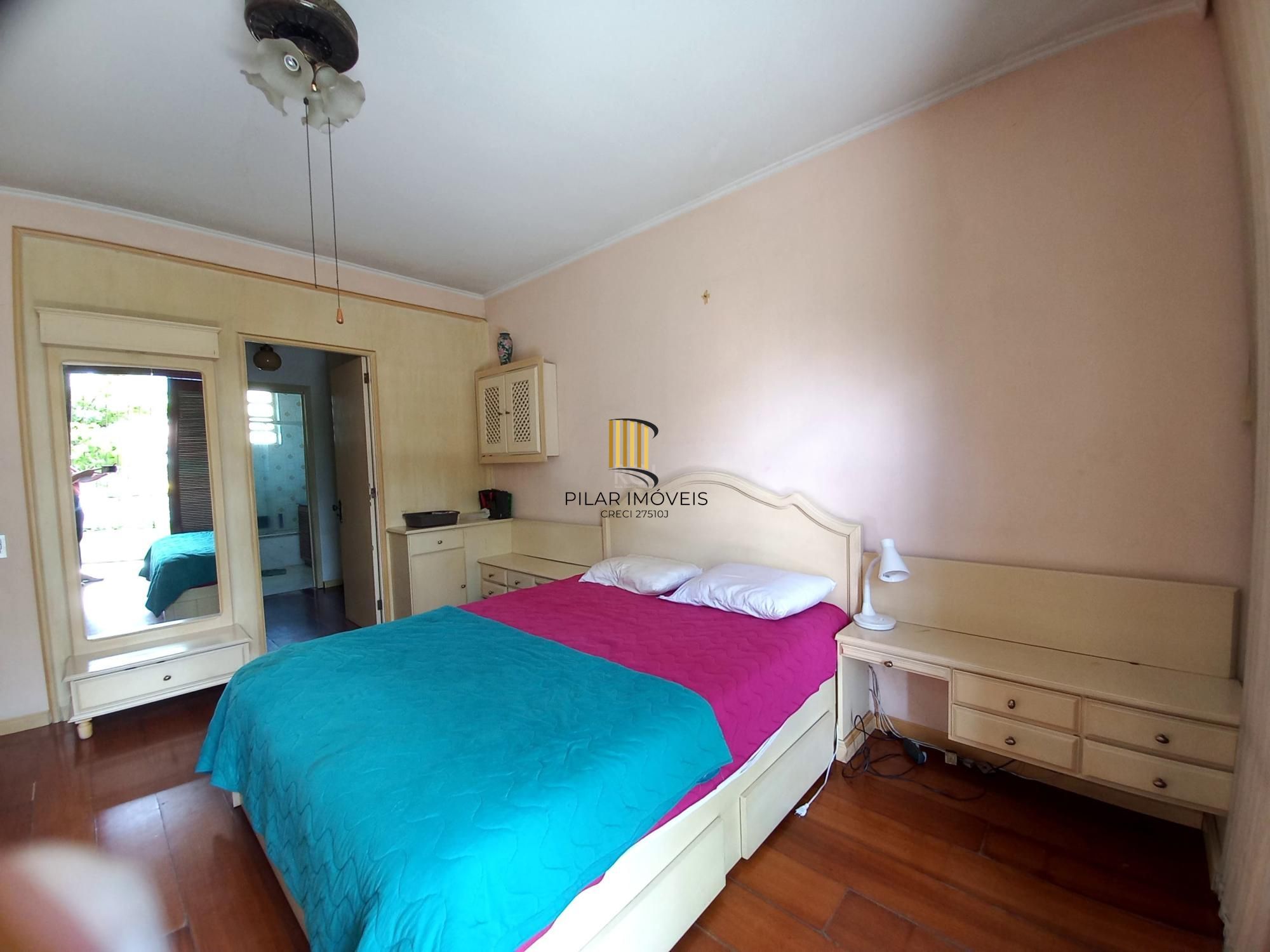 Casa para Venda - 300m², 4 dormitórios, sendo 1 suites, 2 vagas - Santana