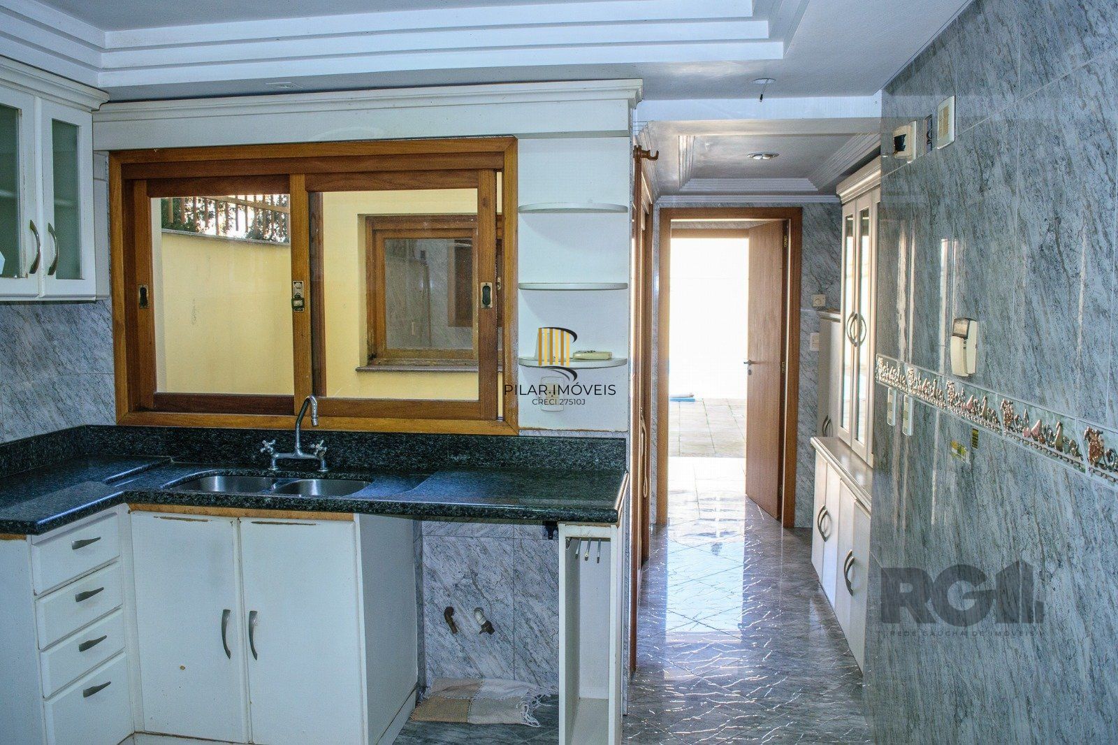 Casa 3 dormitórios no bairro Chácara das Pedras