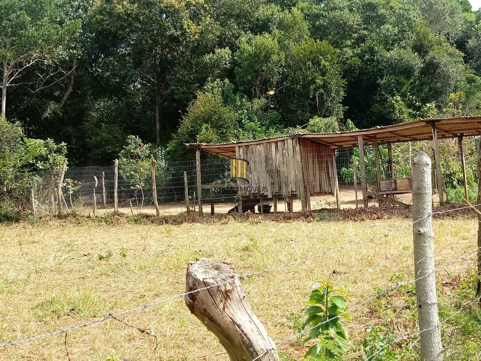 Sítio para Venda - 1800m², 2 dormitórios, Horto Das Oliveiras