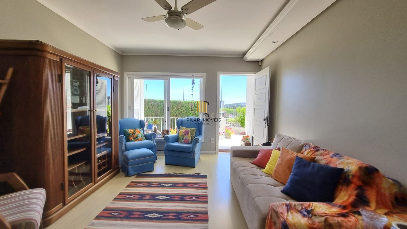 Casa Espetacular com Vista Deslumbrante, Reformada por Arquiteto de 2 dormitórios, suíte, próximo a PUC e Carrefour no bairro Partenon em Porto Alegre/RS/