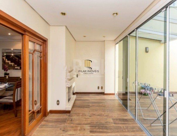 Casa para Venda - 250m², 5 dormitórios, sendo 1 suites, 4 vagas - Sarandi