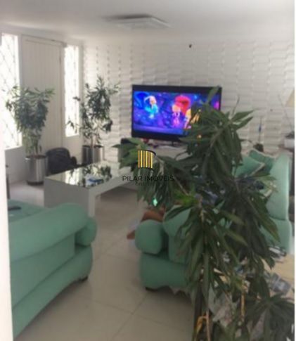 Casa para Venda - 100m², 4 dormitórios, sendo 1 suites, 3 vagas - Medianeira