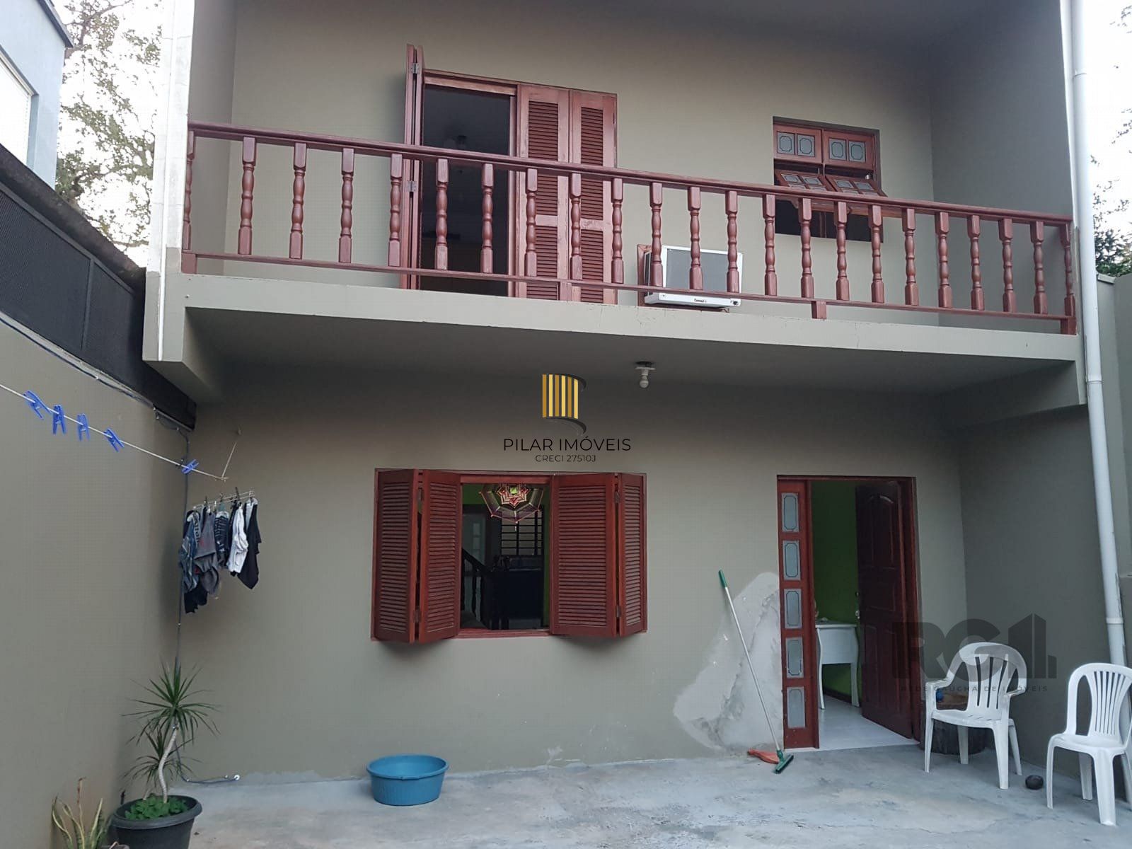 CASA 4 DORMITORIOS SANTANA