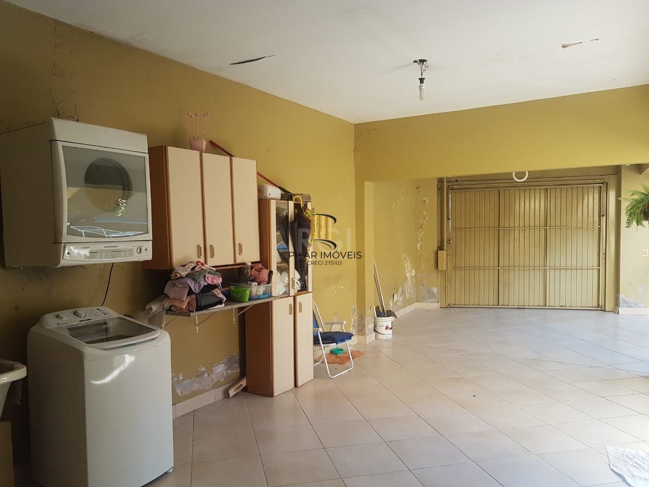 Casa para Venda - 300m², 4 dormitórios, sendo 1 suites, 2 vagas - Glória
