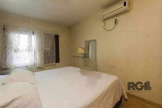 casa com quatro quartos no bairro Passo D'areia