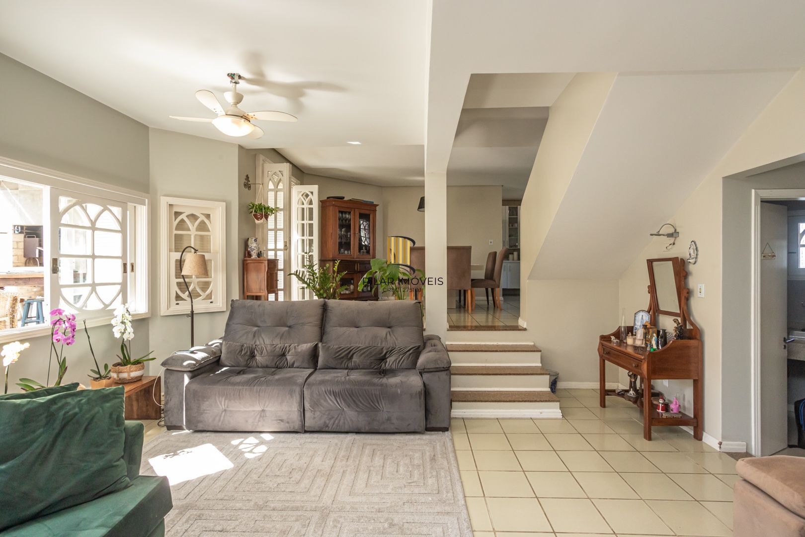 Casa 4 dormitórios no bairro Igara