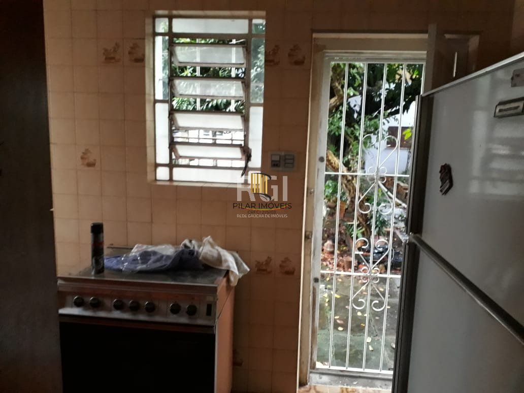 Casa para Venda - 415.8m², 5 dormitórios, 3 vagas - Menino Deus