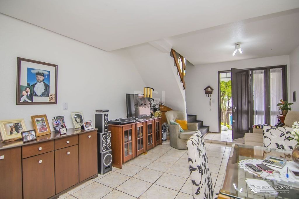 Casa de Condomínio 2 dormitórios no bairro Morro Santana
