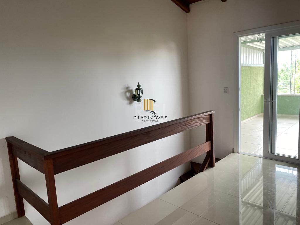Casa 3 dormitórios no bairro Hípica