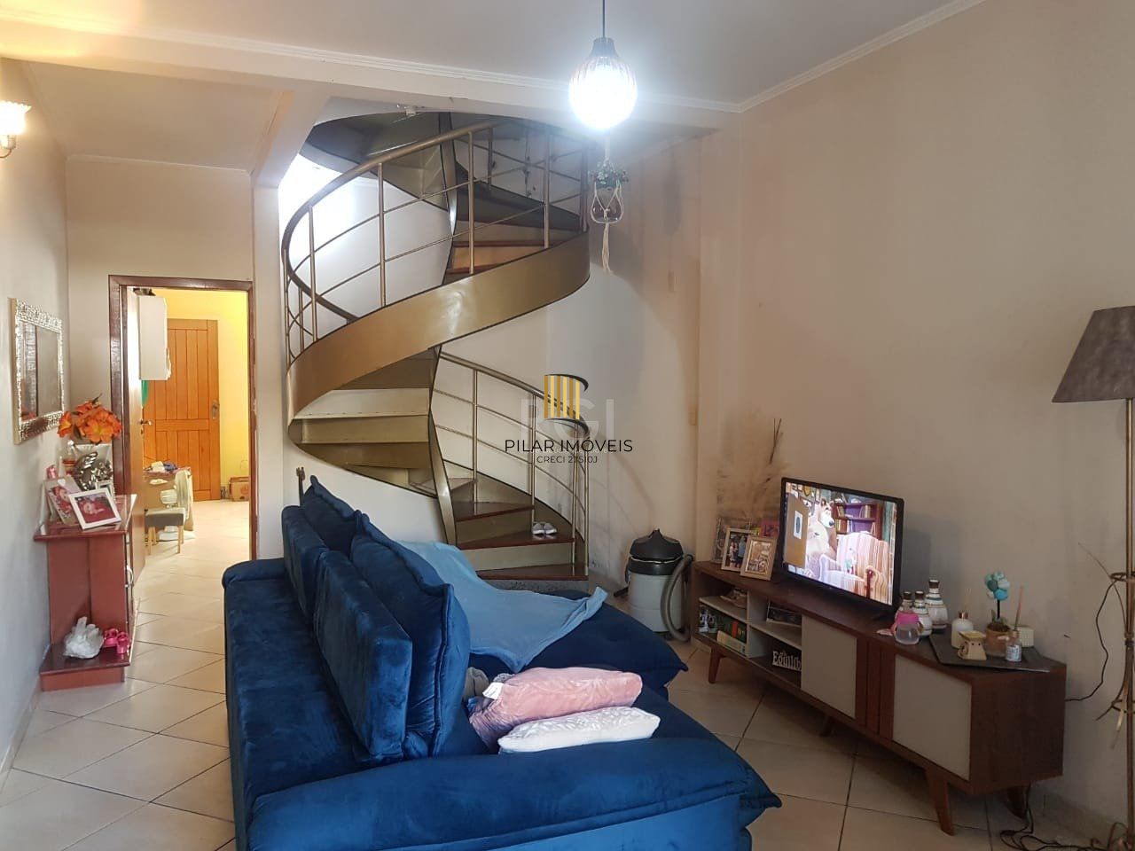 Casa para Venda - 300m², 4 dormitórios, sendo 1 suites, 2 vagas - Glória