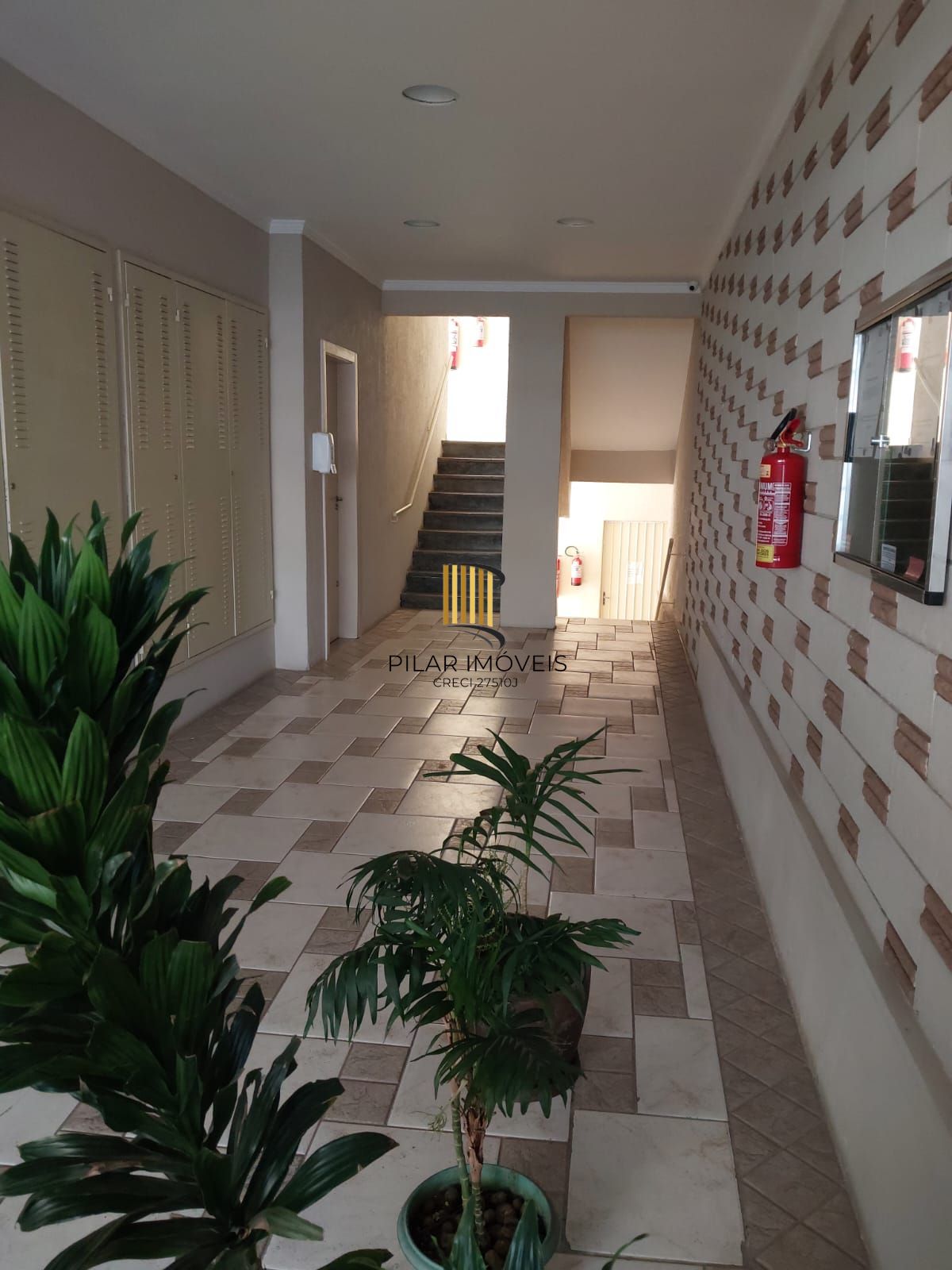 Apartamento de frente com 2 dormitórios para venda no bairro Jardim Botânico em Porto Alegre/RS.