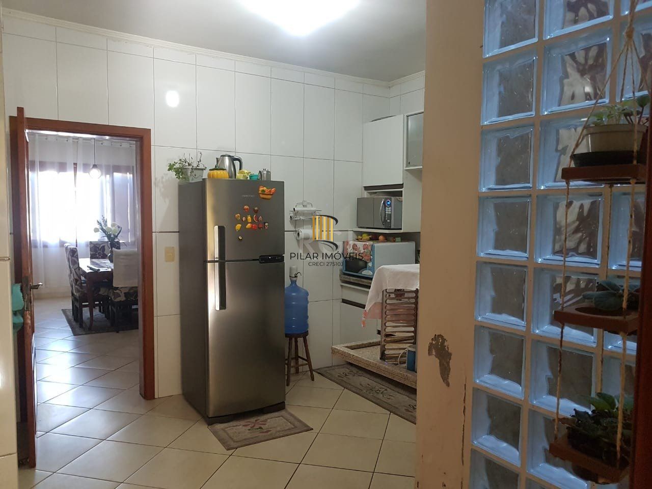 Casa para Venda - 300m², 4 dormitórios, sendo 1 suites, 2 vagas - Glória