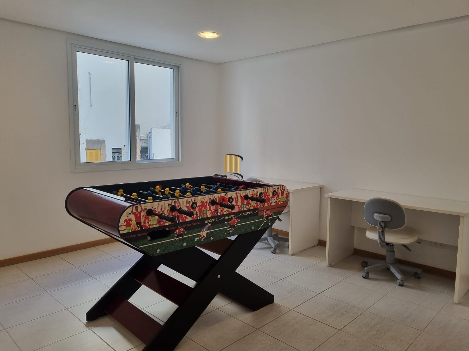 Apartamento de 2 dormitórios com vaga no Bairro Santana