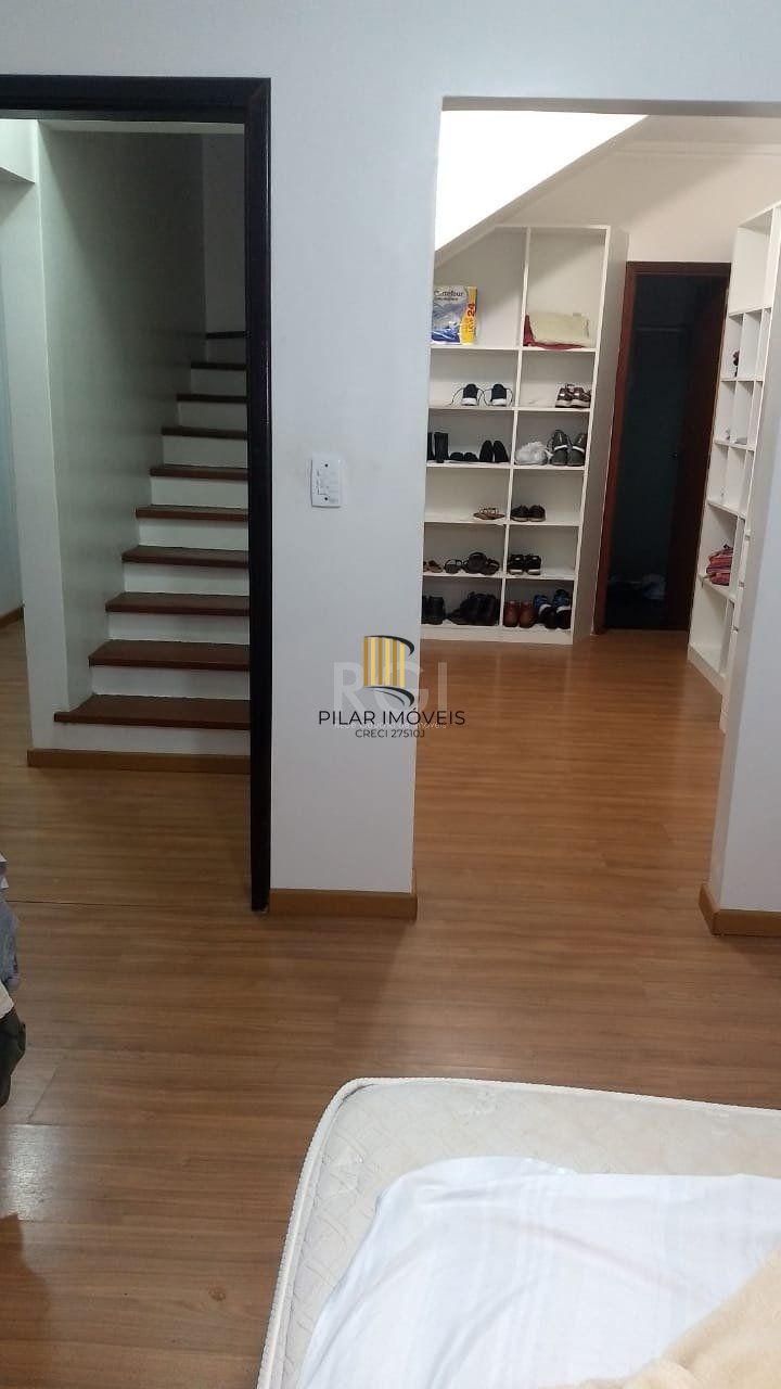 Casa para Venda - 177m², 4 dormitórios, sendo 1 suites, 2 vagas - Partenon