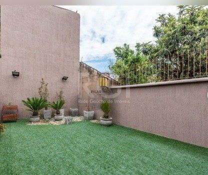 Casa para Venda - 225.43m², 3 dormitórios, sendo 1 suites, 2 vagas - Guarujá