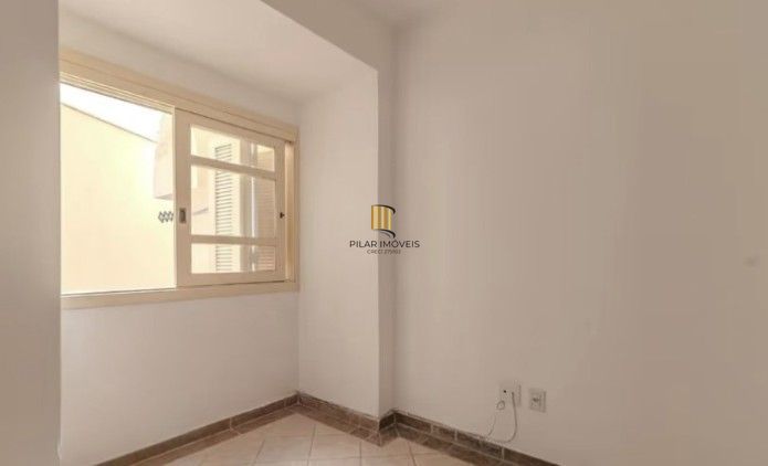 Apartamento térreo com 3 dormitórios no bairro Azenha!