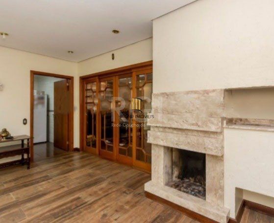 Casa para Venda - 250m², 5 dormitórios, sendo 1 suites, 4 vagas - Sarandi