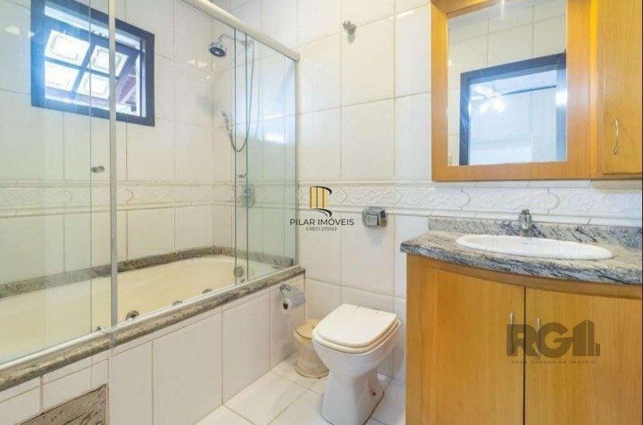 Casa 4 dormitórios no bairro Santo Antônio