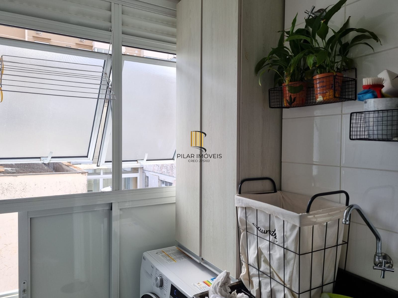 Apartamento de 2 dormitórios com vaga no Bairro Santana
