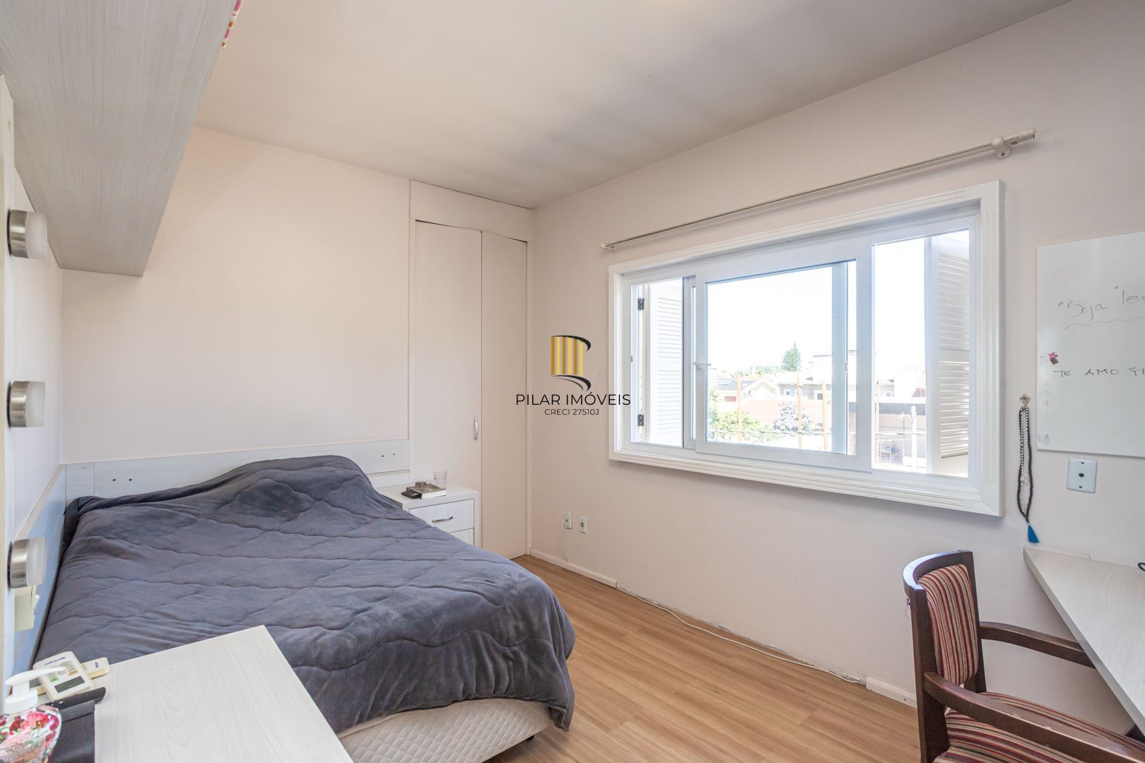 Casa 4 dormitórios no bairro Igara