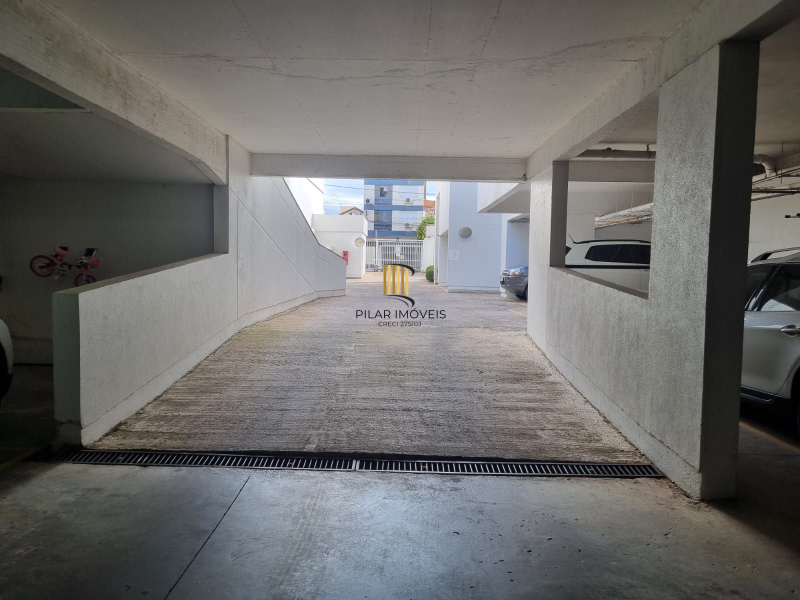 Apartamento de 2 dormitórios com vaga no Bairro Santana