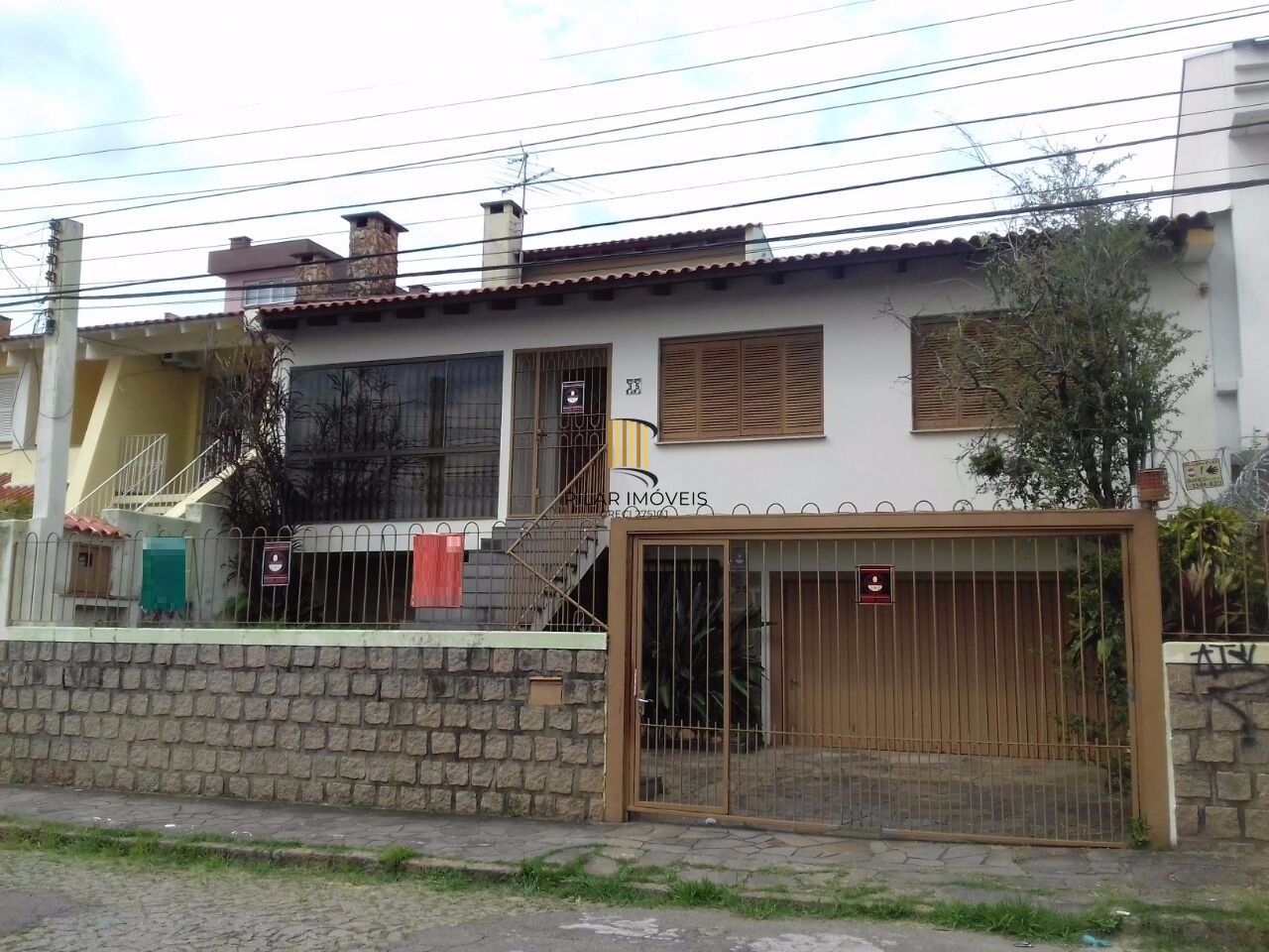 Casa para Venda - 293m², 3 dormitórios, sendo 1 suites, 4 vagas - Partenon - Pilar Imóveis