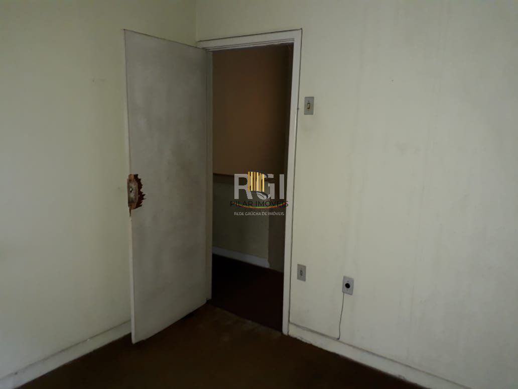 Casa para Venda - 415.8m², 5 dormitórios, 3 vagas - Menino Deus