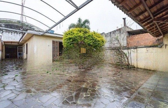 Casa com 2 dormitórios ,sendo 1 suíte para venda no bairro Tristeza em Porto Alegre/RS.