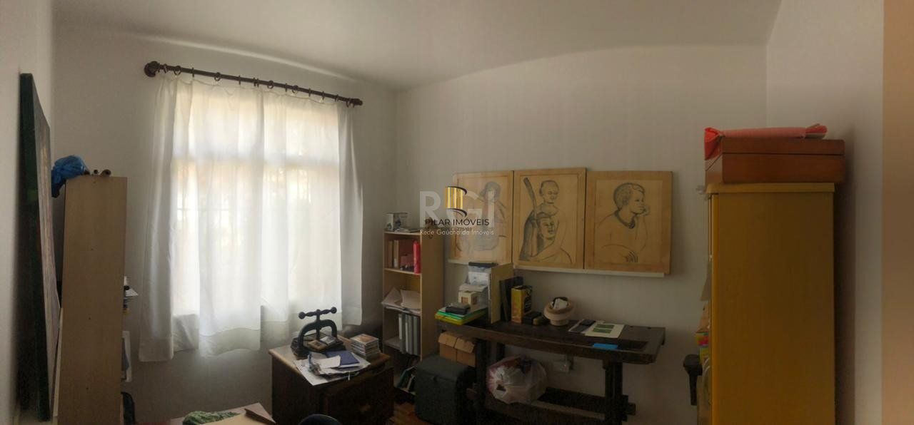 Casa para Venda - 336m², 4 dormitórios, sendo 1 suites, 2 vagas - Azenha