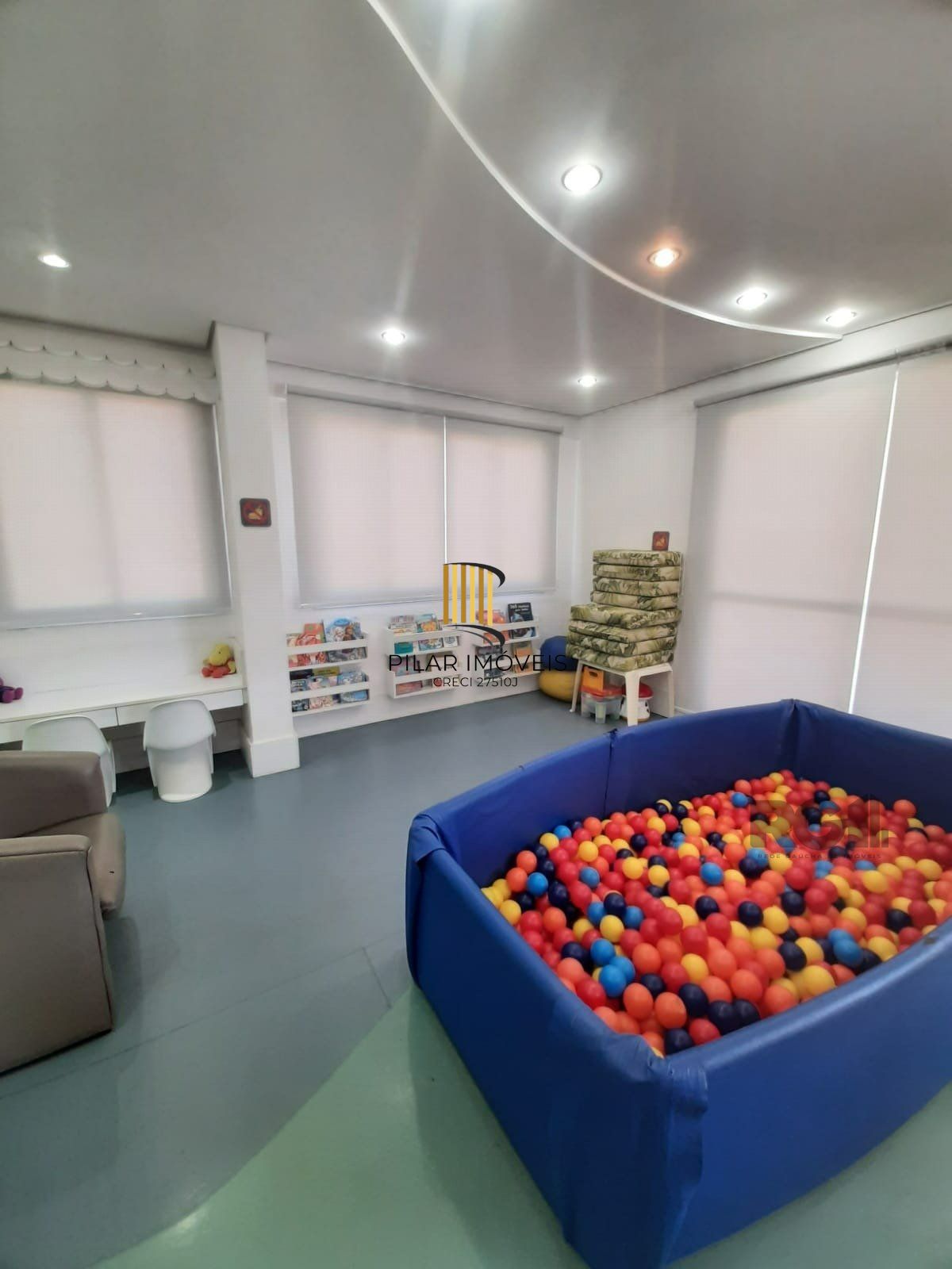 Apartamento 2 dormitórios no bairro Azenha