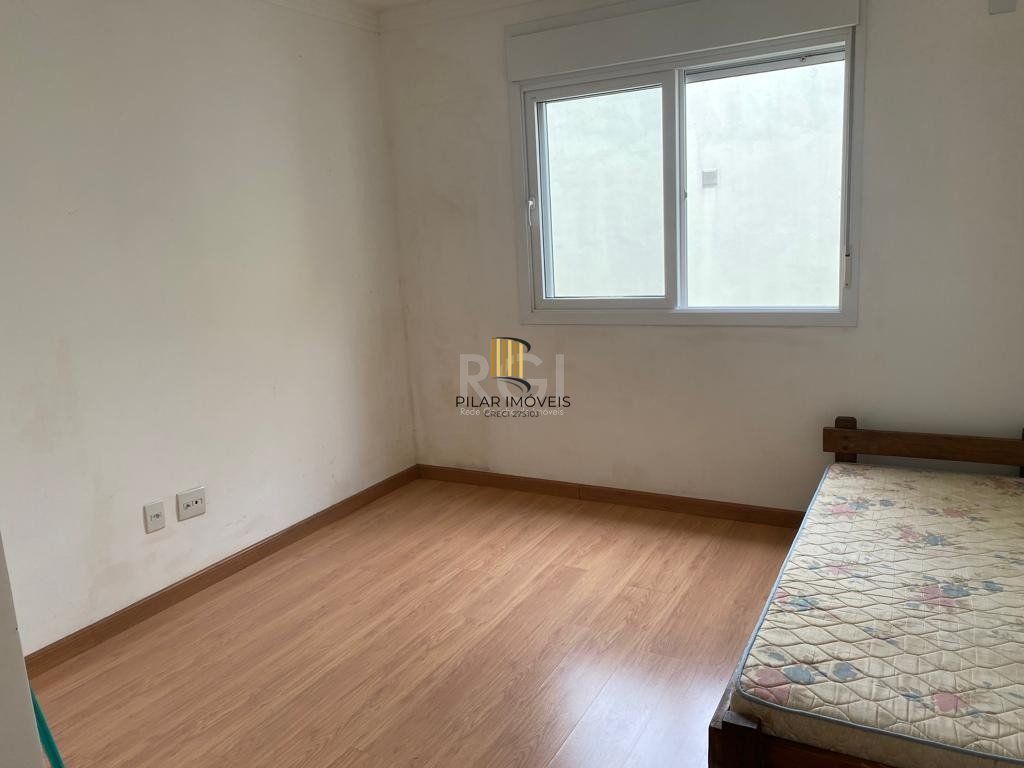Casa 3 dormitórios no bairro Hípica