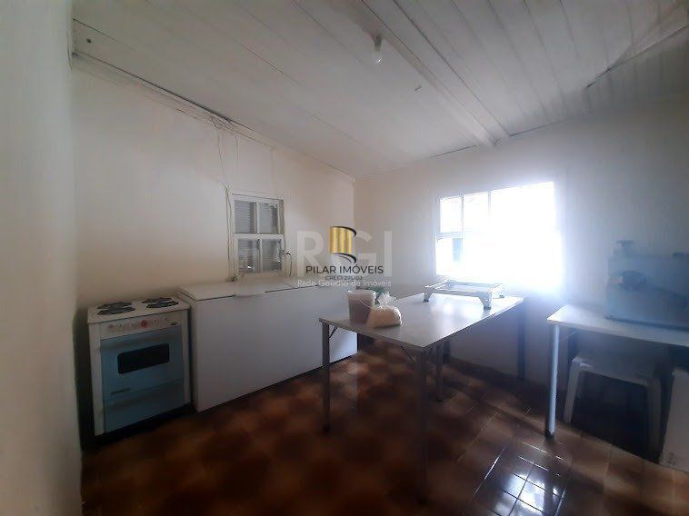 Casa para Venda - 243m², 3 dormitórios, 5 vagas - Medianeira