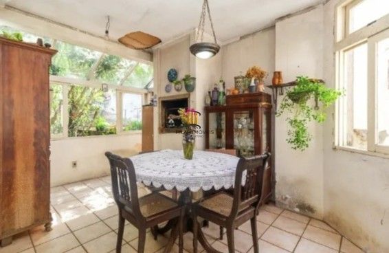 Casa para Venda - 115m², 3 dormitórios, 1 vaga - Petrópolis