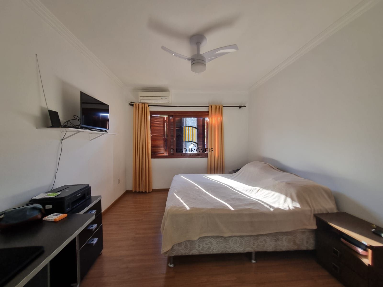 Casa para Venda - 177m², 4 dormitórios, sendo 1 suites, 2 vagas - Partenon