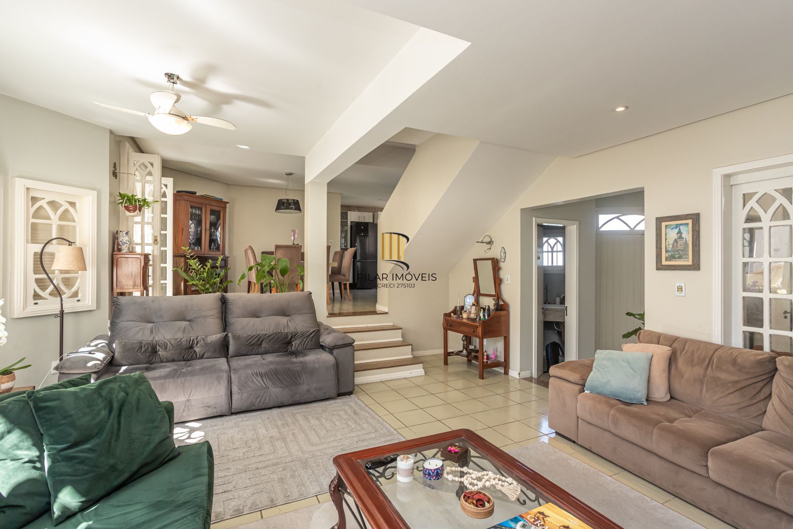 Casa 4 dormitórios no bairro Igara