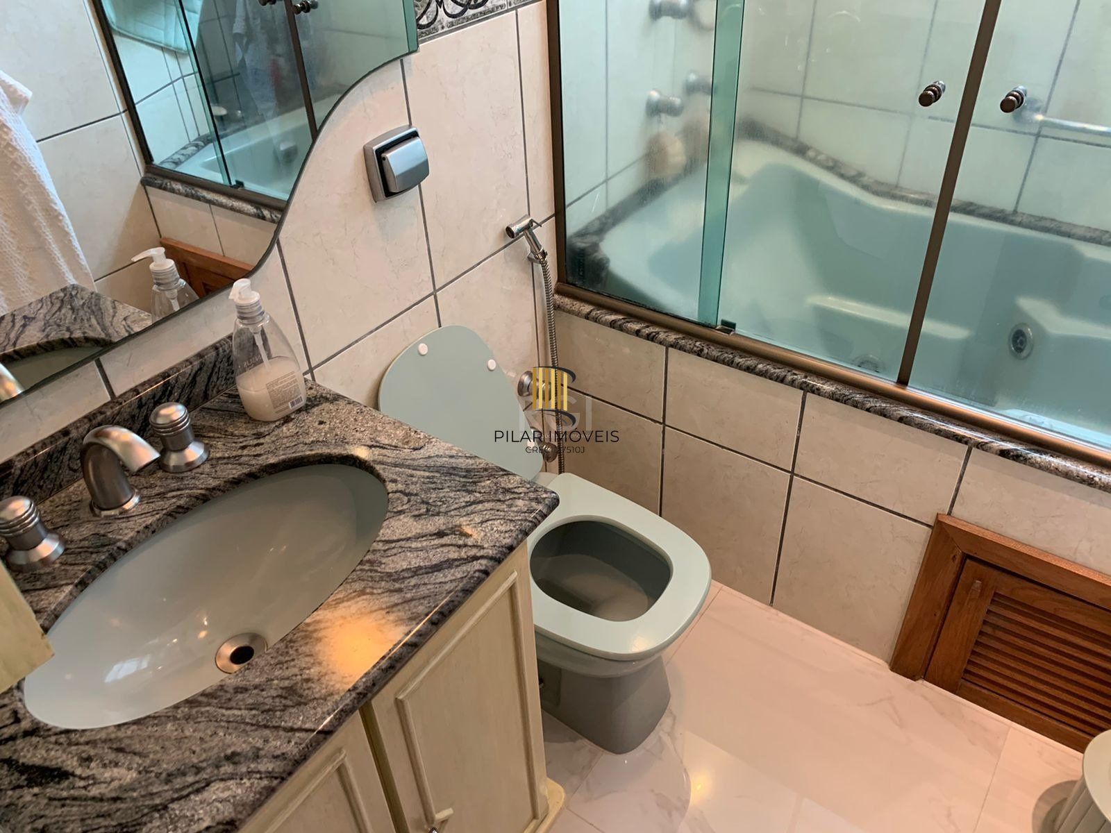 Apartamento para Venda - 130m², 3 dormitórios, sendo 1 suites, 1 vaga - Rio Branco