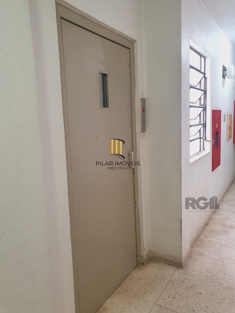 Apartamento de 02 dormitórios, no bairro Partenon, para locação