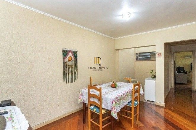 Casa com 2 dormitórios ,sendo 1 suíte para venda no bairro Tristeza em Porto Alegre/RS.